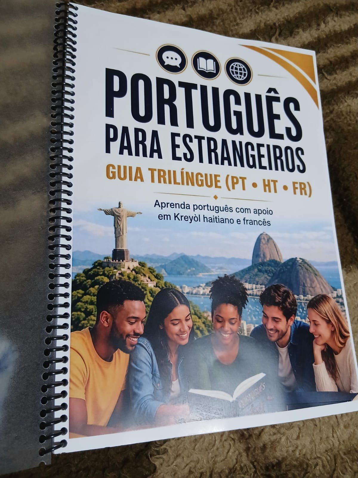 Livro Português para Estrangeiros — Guia Trilíngue